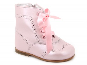 Walking boots & Pascualas